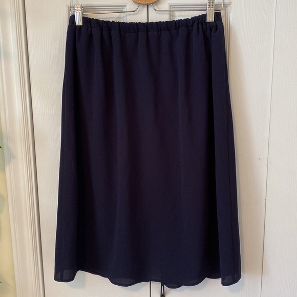 Monteau NWT midi skirt fully lined elastic back front slit covered buttons - Picture 2 of 10